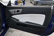 Mercedes-Benz SLC 250d AMG Line 1 Former Keeper + Pano Roof + AirScarf + Heated Seats - Thumb 20