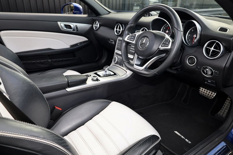 Mercedes-Benz SLC 250d AMG Line 1 Former Keeper + Pano Roof + AirScarf + Heated Seats Image 6