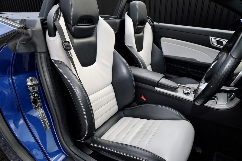 Mercedes-Benz SLC 250d AMG Line 1 Former Keeper + Pano Roof + AirScarf + Heated Seats Image 13