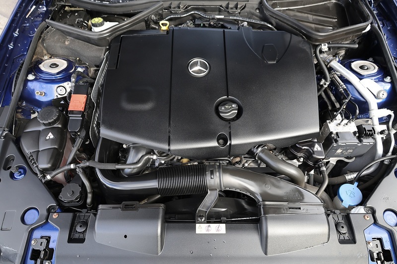 Mercedes-Benz SLC 250d AMG Line 1 Former Keeper + Pano Roof + AirScarf + Heated Seats Image 31
