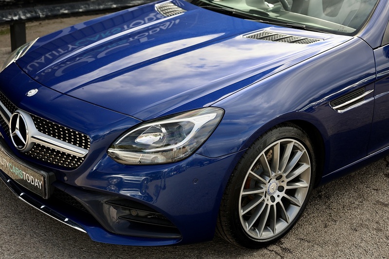 Mercedes-Benz SLC 250d AMG Line 1 Former Keeper + Pano Roof + AirScarf + Heated Seats Image 27