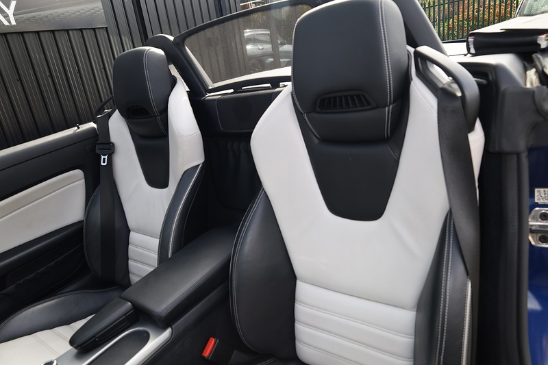 Mercedes-Benz SLC 250d AMG Line 1 Former Keeper + Pano Roof + AirScarf + Heated Seats Image 12