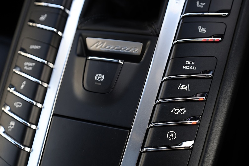 Porsche Macan Turbo 1 Owner + Full Porsche Main Dealer History + £13,800 Cost Options Image 17