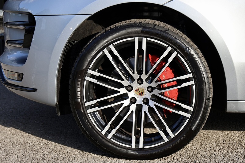 Porsche Macan Turbo 1 Owner + Full Porsche Main Dealer History + £13,800 Cost Options Image 28