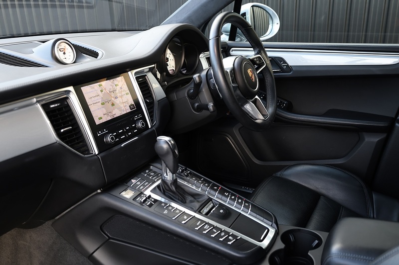 Porsche Macan Turbo 1 Owner + Full Porsche Main Dealer History + £13,800 Cost Options Image 11