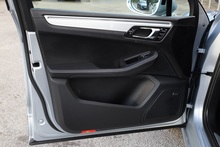 Porsche Macan Turbo 1 Owner + Full Porsche Main Dealer History + £13,800 Cost Options - Thumb 35