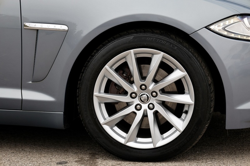 Jaguar XF Sportbrake Premium Luxury 2 Former Keepers + Cambelt Changed 2024 + Rare Spec Image 15