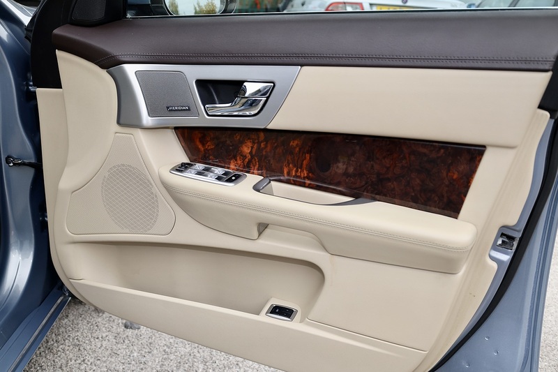Jaguar XF Sportbrake Premium Luxury 2 Former Keepers + Cambelt Changed 2024 + Rare Spec Image 24