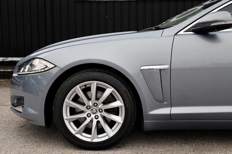 Jaguar XF Sportbrake Premium Luxury 2 Former Keepers + Cambelt Changed 2024 + Rare Spec Image 32