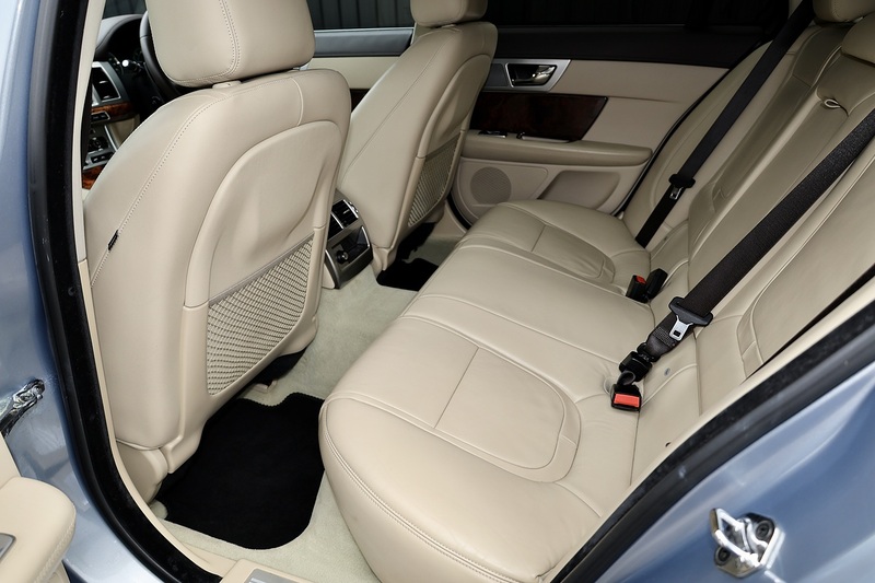 Jaguar XF Sportbrake Premium Luxury 2 Former Keepers + Cambelt Changed 2024 + Rare Spec Image 37