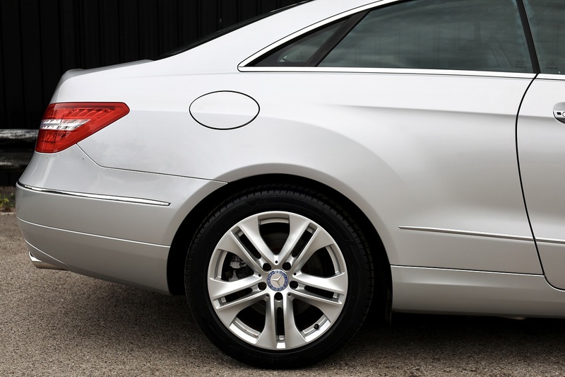 Mercedes-Benz E350 CGI 3.5 V6 SE Coupe 1 Lady Owner + Full Mercedes Main Dealer History + Pano Roof Image 17