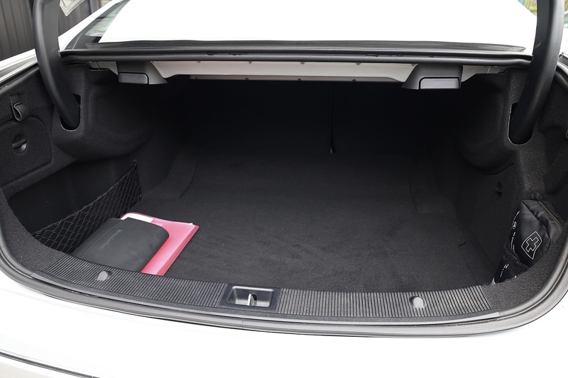 Mercedes-Benz E350 CGI 3.5 V6 SE Coupe 1 Lady Owner + Full Mercedes Main Dealer History + Pano Roof Image 21