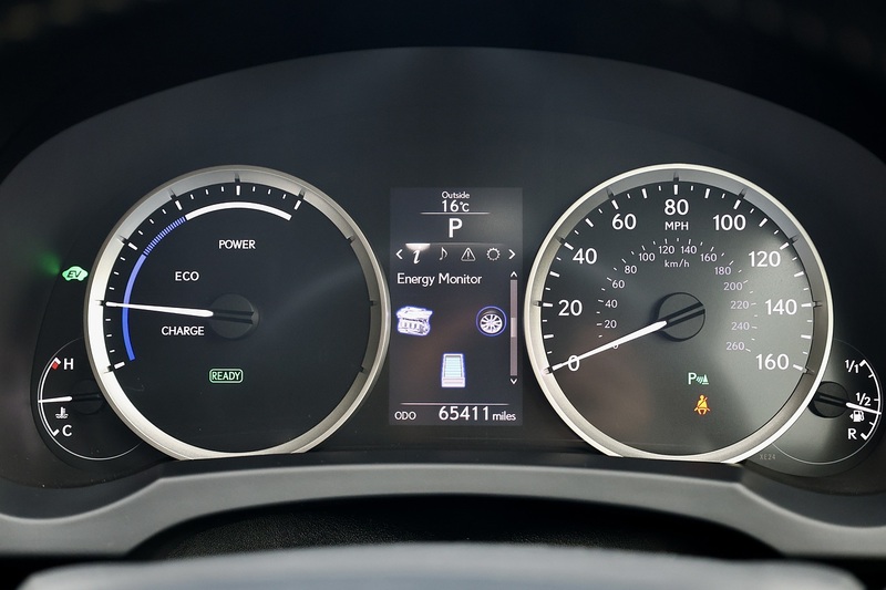 Lexus RC 300h Luxury RC 300h Luxury 2.5 2dr Coupe Automatic Petrol Hybrid Image 23