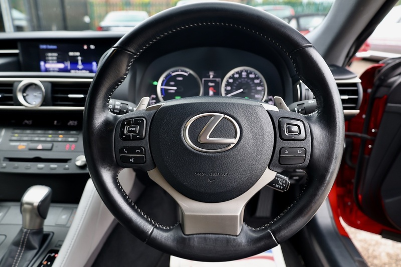 Lexus RC 300h Luxury RC 300h Luxury 2.5 2dr Coupe Automatic Petrol Hybrid Image 17