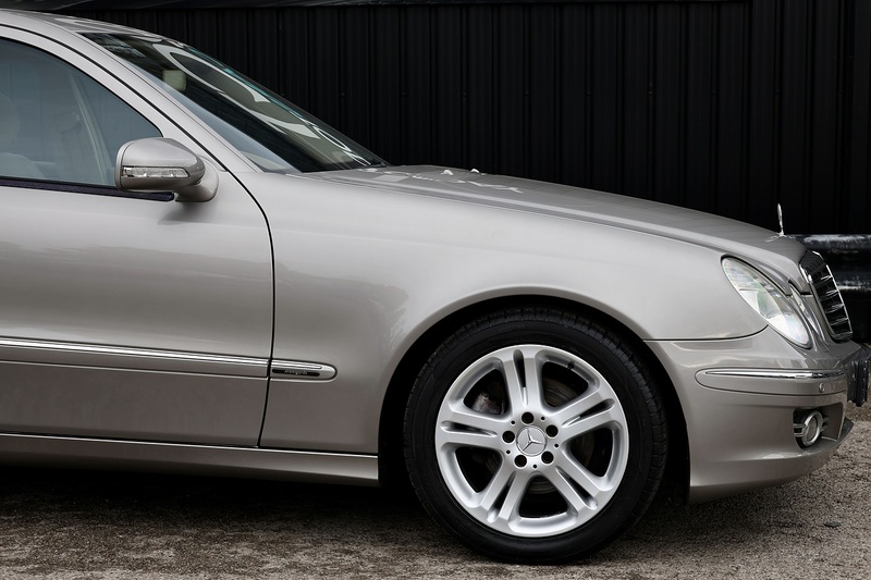 Mercedes-Benz E320 CDI Avantgarde 2 Former Keepers + 17 Services + Rare Spec + ULEZ Image 16