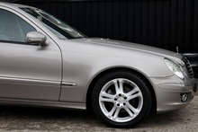 Mercedes-Benz E320 CDI Avantgarde 2 Former Keepers + 17 Services + Rare Spec + ULEZ - Thumb 16