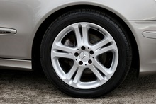 Mercedes-Benz E320 CDI Avantgarde 2 Former Keepers + 17 Services + Rare Spec + ULEZ - Thumb 32