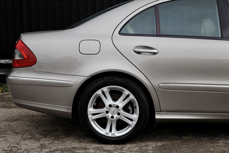 Mercedes-Benz E320 CDI Avantgarde 2 Former Keepers + 17 Services + Rare Spec + ULEZ Image 15