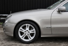 Mercedes-Benz E320 CDI Avantgarde 2 Former Keepers + 17 Services + Rare Spec + ULEZ - Thumb 29
