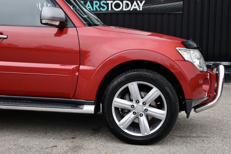 Mitsubishi Shogun LWB Diamond 3.2 DI-D Automatic + 7 Seats + Sunroof + Navigation + R.Camera Image 18