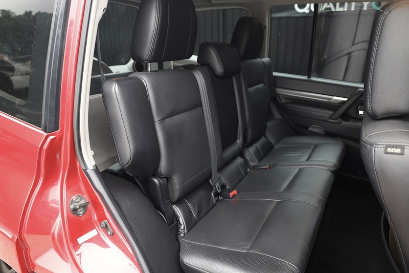 Mitsubishi Shogun LWB Diamond 3.2 DI-D Automatic + 7 Seats + Sunroof + Navigation + R.Camera Image 20