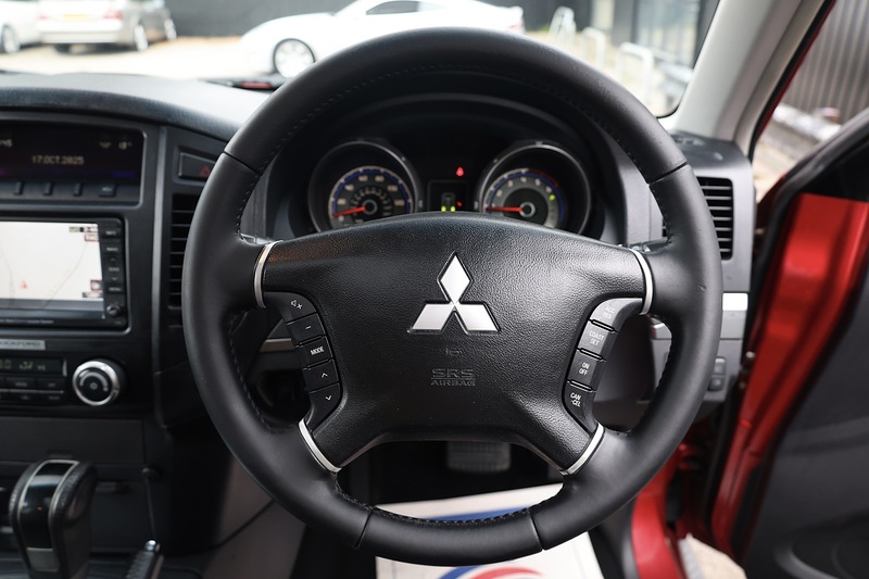 Mitsubishi Shogun LWB Diamond 3.2 DI-D Automatic + 7 Seats + Sunroof + Navigation + R.Camera Image 30