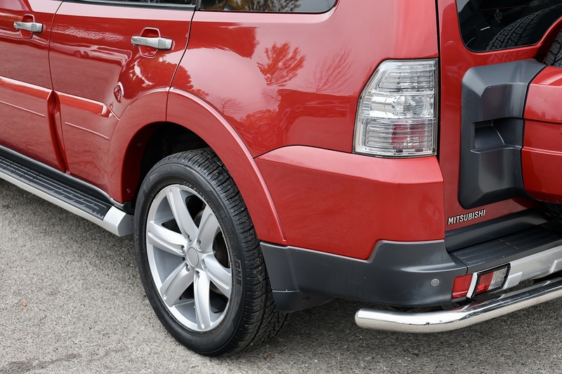 Mitsubishi Shogun LWB Diamond 3.2 DI-D Automatic + 7 Seats + Sunroof + Navigation + R.Camera Image 35