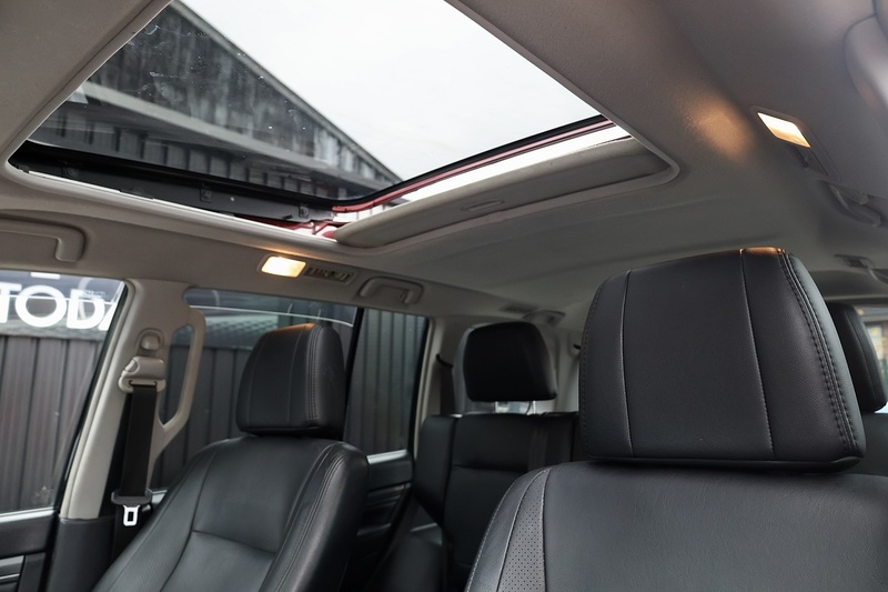 Mitsubishi Shogun LWB Diamond 3.2 DI-D Automatic + 7 Seats + Sunroof + Navigation + R.Camera Image 12