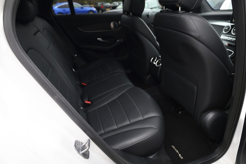 Mercedes-Benz GLC 350d AMG Line Prem+ 1 Former Keeper + Full Dealer History + Pano Roof + 360 Cameras Image 17