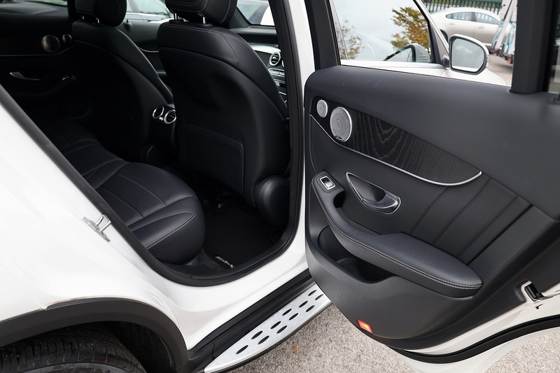 Mercedes-Benz GLC 350d AMG Line Prem+ 1 Former Keeper + Full Dealer History + Pano Roof + 360 Cameras Image 19