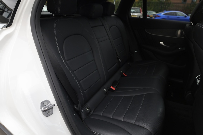 Mercedes-Benz GLC 350d AMG Line Prem+ 1 Former Keeper + Full Dealer History + Pano Roof + 360 Cameras Image 21