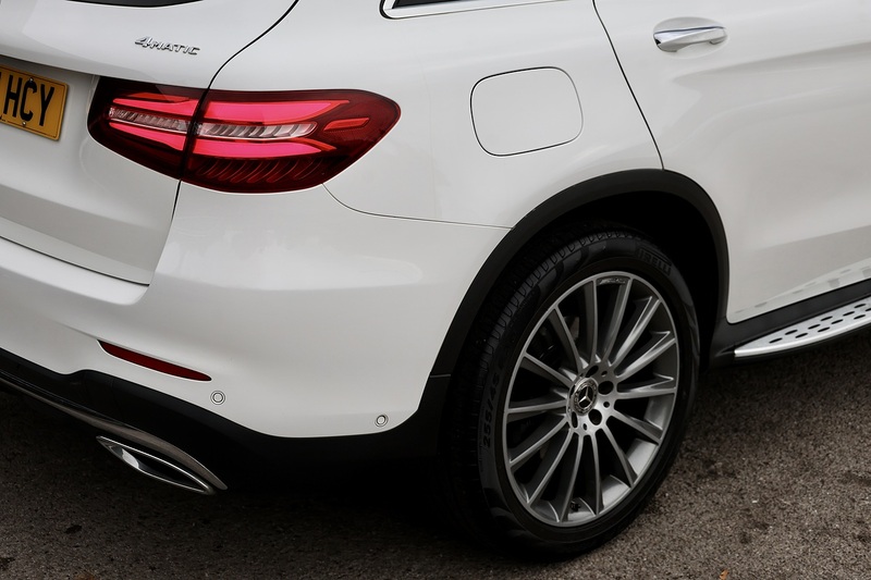 Mercedes-Benz GLC 350d AMG Line Prem+ 1 Former Keeper + Full Dealer History + Pano Roof + 360 Cameras Image 29