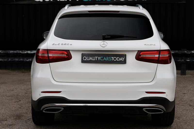 Mercedes-Benz GLC 350d AMG Line Prem+ 1 Former Keeper + Full Dealer History + Pano Roof + 360 Cameras Image 4