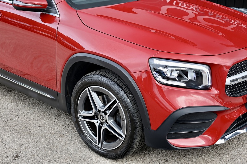Mercedes-Benz GLB 200 AMG Line Full Service History + MANUFAKTUR Paint + VAT Qualifying Image 31