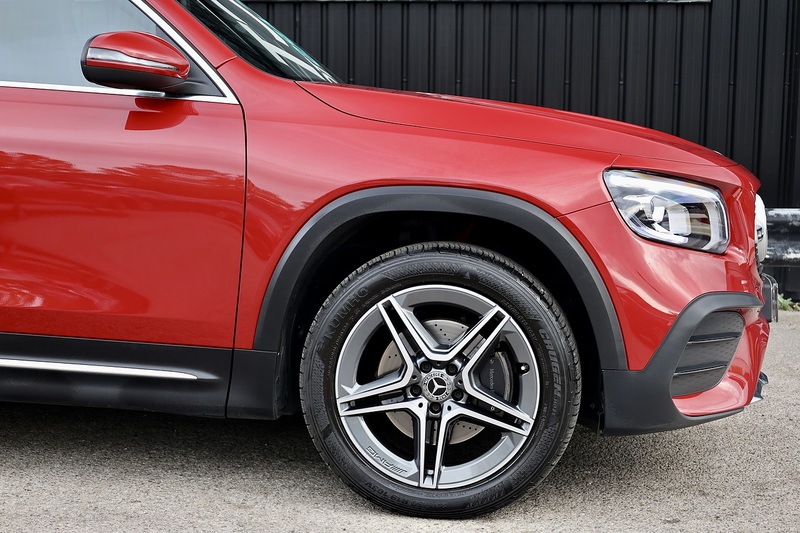 Mercedes-Benz GLB 200 AMG Line Full Service History + MANUFAKTUR Paint + VAT Qualifying Image 30