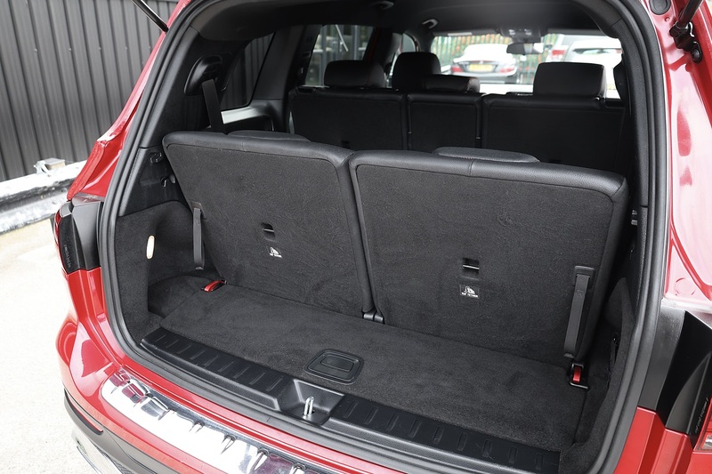 Mercedes-Benz GLB 200 AMG Line Full Service History + MANUFAKTUR Paint + VAT Qualifying Image 14