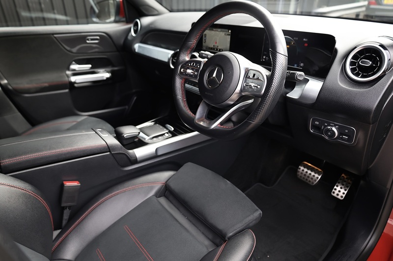 Mercedes-Benz GLB 200 AMG Line Full Service History + MANUFAKTUR Paint + VAT Qualifying Image 6