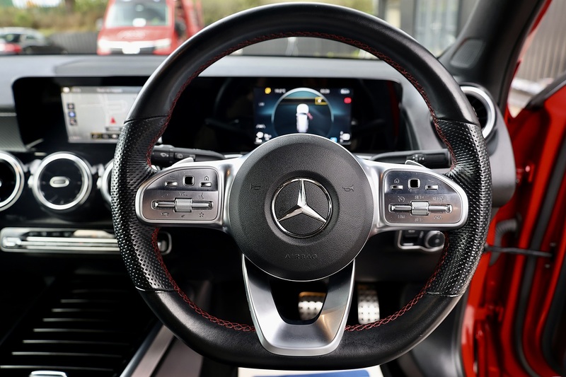 Mercedes-Benz GLB 200 AMG Line Full Service History + MANUFAKTUR Paint + VAT Qualifying Image 27