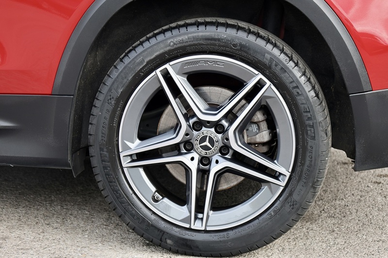 Mercedes-Benz GLB 200 AMG Line Full Service History + MANUFAKTUR Paint + VAT Qualifying Image 41