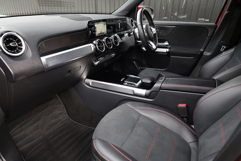 Mercedes-Benz GLB 200 AMG Line Full Service History + MANUFAKTUR Paint + VAT Qualifying Image 2