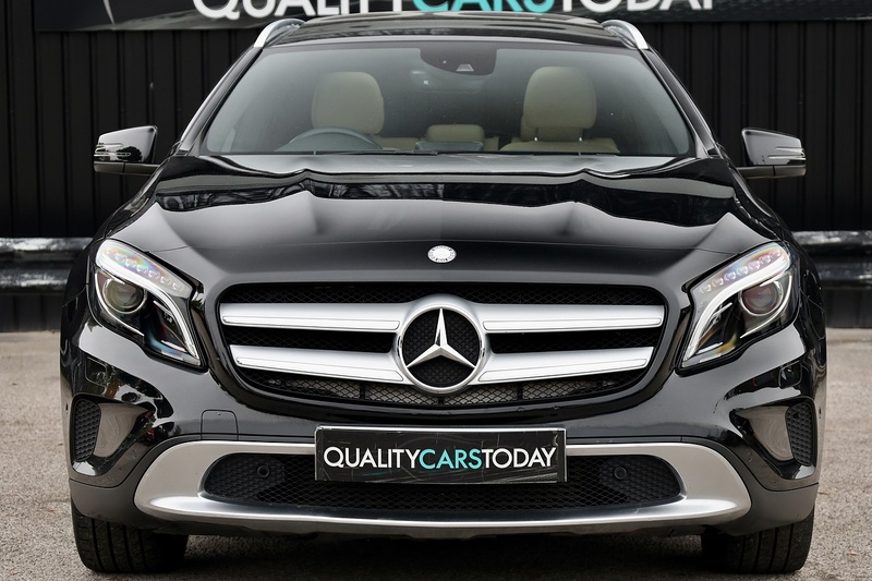 Mercedes-Benz GLA 250 SE Premium Plus 1 Former Keeper + 10 Mercedes Serviced + Image 3