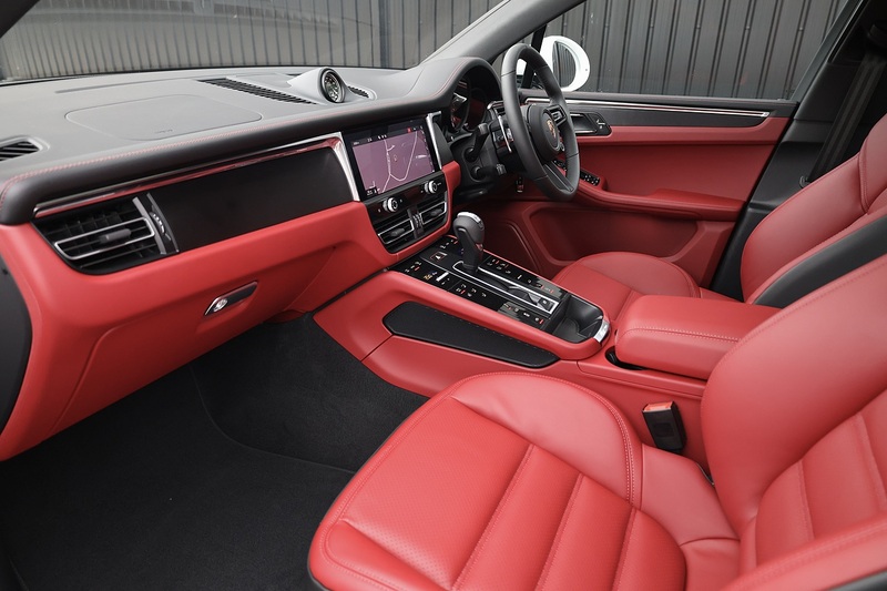 Porsche Macan GTS Delivery Mileage + VAT Qualifying + Extended Leather + Pano Roof Image 4