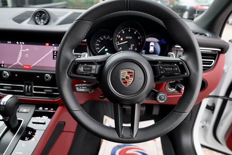 Porsche Macan GTS Delivery Mileage + VAT Qualifying + Extended Leather + Pano Roof Image 27