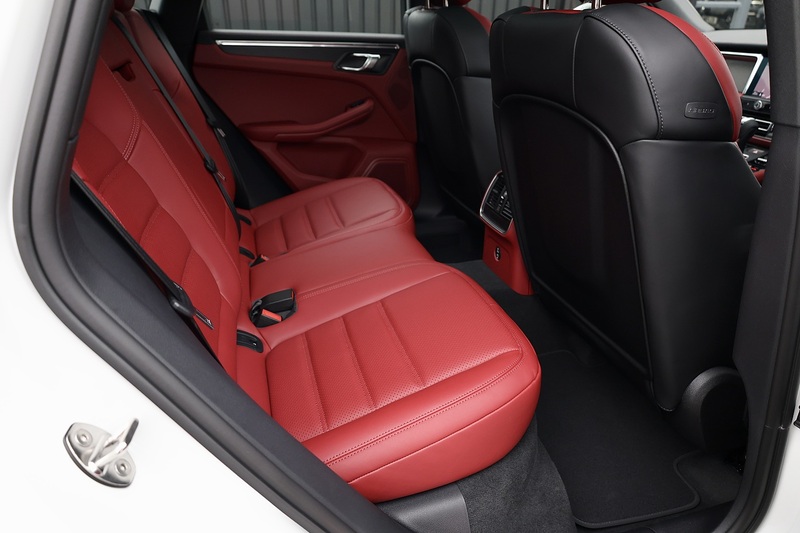 Porsche Macan GTS Delivery Mileage + VAT Qualifying + Extended Leather + Pano Roof Image 9