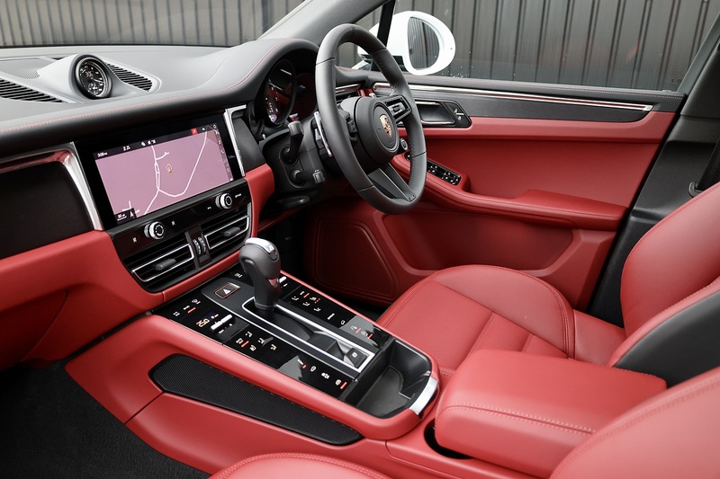 Porsche Macan GTS Delivery Mileage + VAT Qualifying + Extended Leather + Pano Roof Image 13