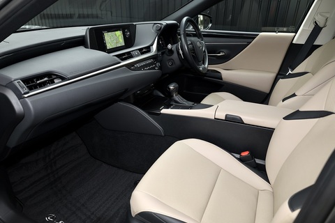 1 Owner + Full Lexus Main Dealer + VAT Qualifying + Sunroof