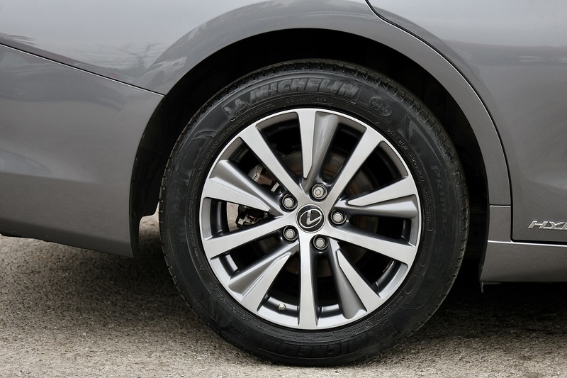 Lexus ES 300h 1 Owner + Full Lexus Main Dealer + VAT Qualifying + Sunroof Image 40