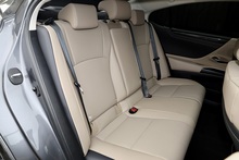 Lexus ES 300h 1 Owner + Full Lexus Main Dealer + VAT Qualifying + Sunroof - Thumb 30