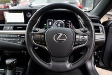 Lexus ES 300h 1 Owner + Full Lexus Main Dealer + VAT Qualifying + Sunroof - Thumb 34
