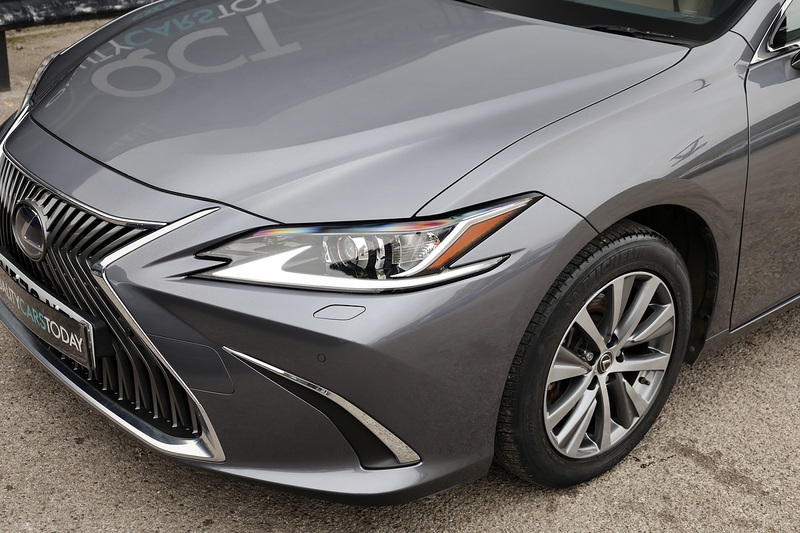 Lexus ES 300h 1 Owner + Full Lexus Main Dealer + VAT Qualifying + Sunroof Image 35